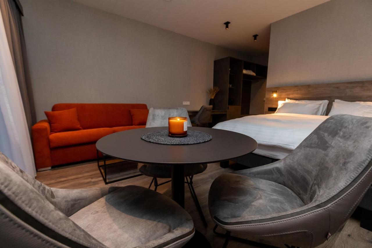 Hotel Halond อาคูเรย์รี ภายนอก รูปภาพ